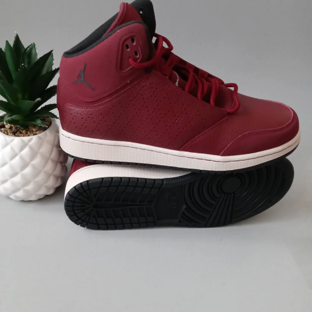 Jordan Retro Unique shoes girls  boys model Fligth  prem  Sz 6Y Burgundy…